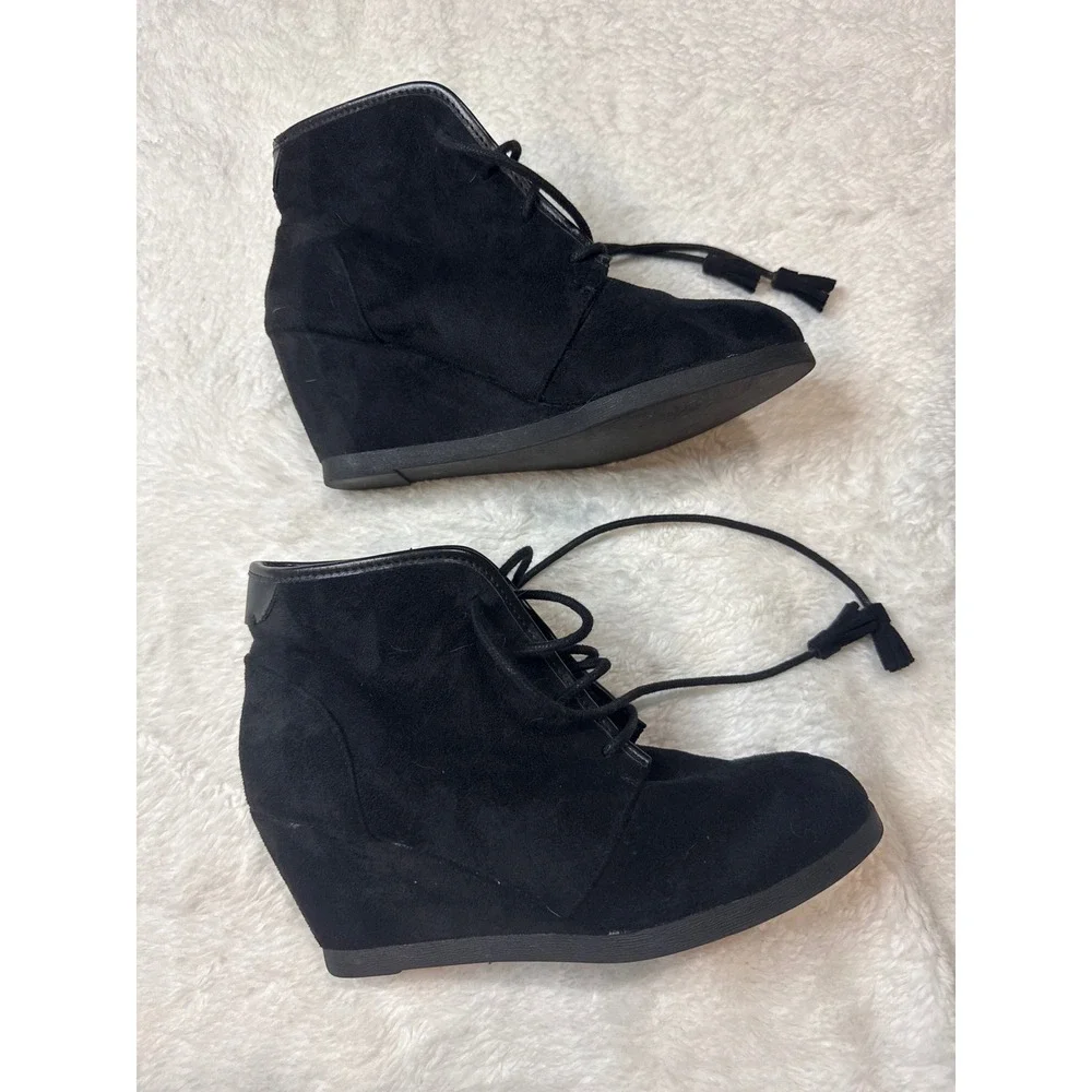 Madden Girl Dallyy Wedge Booties Women 7.5 Black Good Lace Up Tassel Ankle Boots
